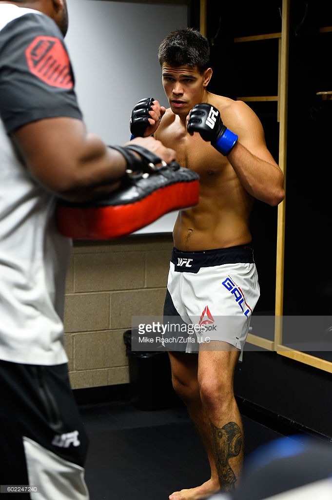 Knees on the pads